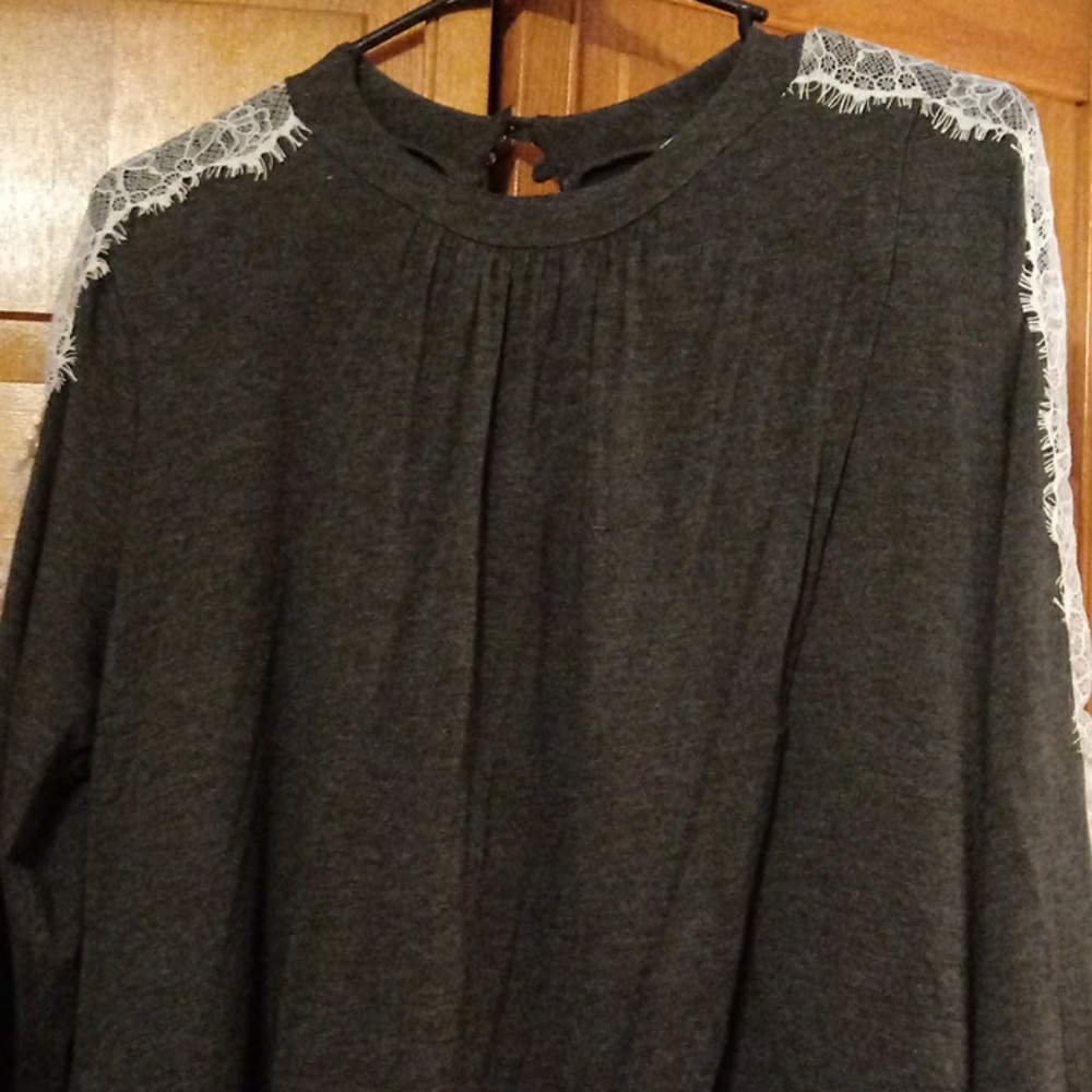 ❌Gray lace sleeve❌